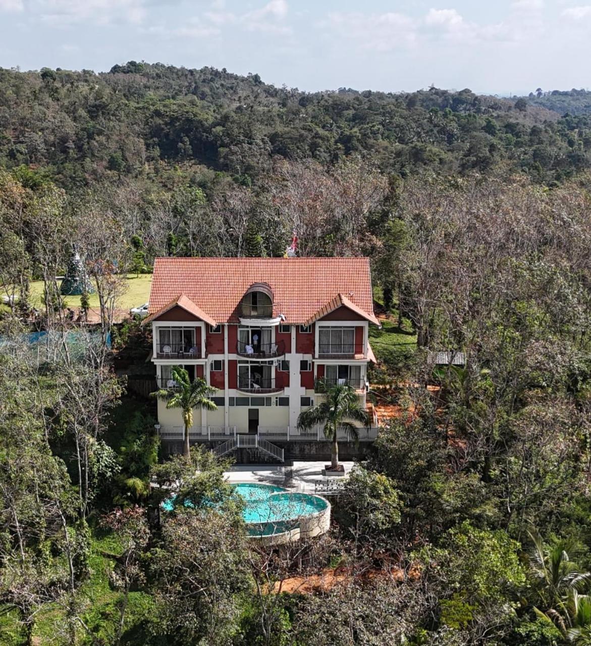 Serene Crest Resort Mananthavady Exteriör bild